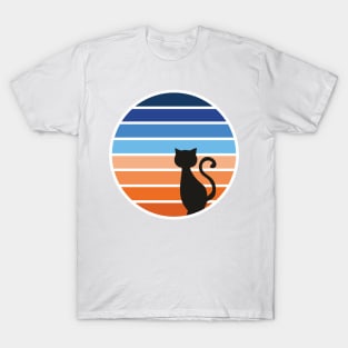 Cat looking at sunset - vintage illustration in orange and blue T-Shirt